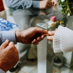 Игровой автомат Wolf Gold с символами дикого запада